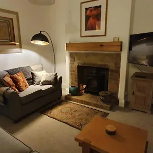 charming-2-bed-kaitness-cottage-in-skipton.yorkshirehotels.net/